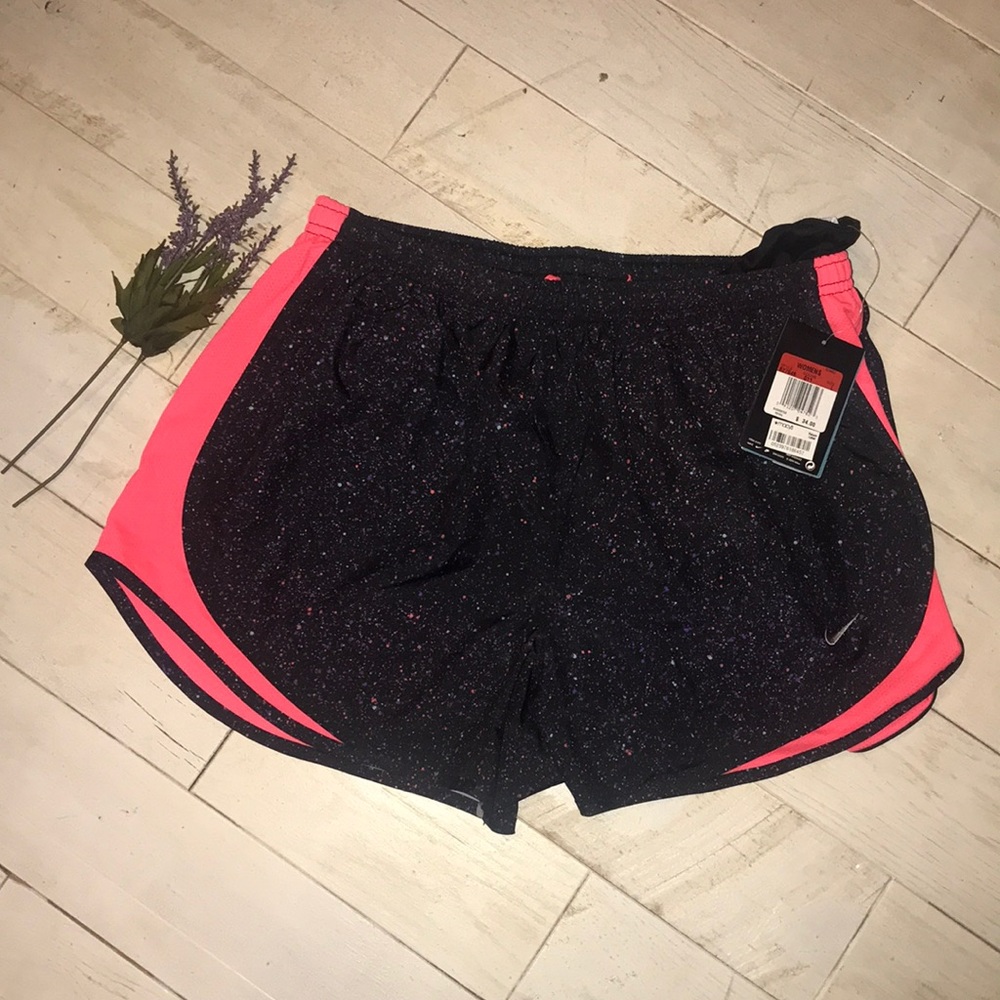 Nike Tempo Shorts Black/Neon Orange-Pink